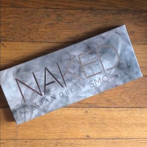 NIB Urban Decay Naked Smoky Palette discontinued!